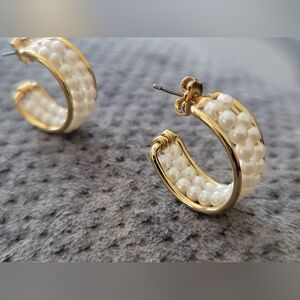 Chic Gold and White Textured Hoop Earrings